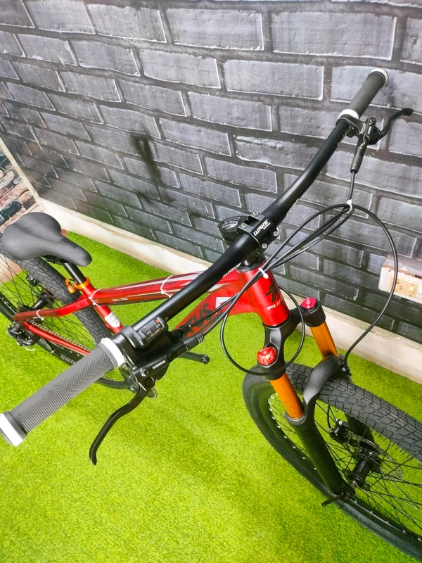 Custom Build MTB Stunt Cycle With Dual Shimano Hydraulic Disc Break And Air Suspension Fork