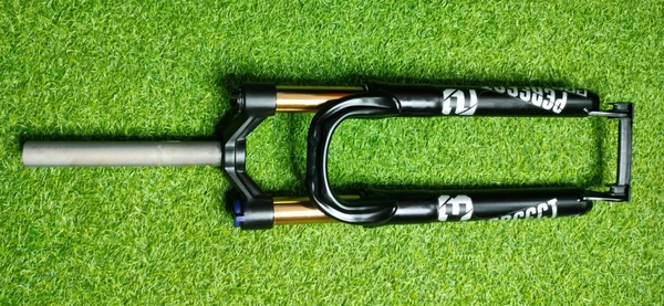 MTb Alloy Suspension Fork Cycle. (Threadless) Size 26 -27.5