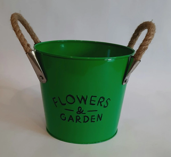Green Metal Planter - D*H : 7*6 inches