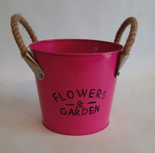 Pink Metal Planter - D*H : 7*6 inches