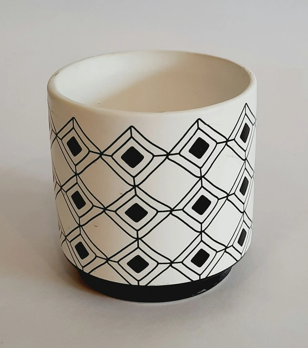 Black & White Small Ceramic Planter Design 1 - D*H : 3.25*3.25 inches