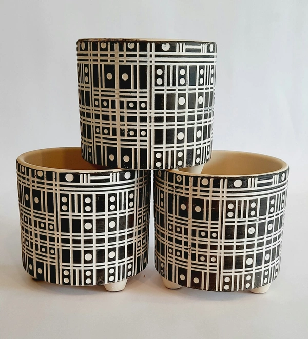 Black & White Ceramic Planter Design 2 - D*H : 4.25*4.25 inches