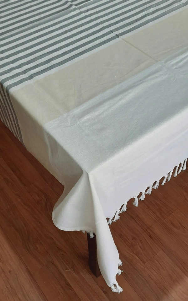 4 Seater Table Cloth