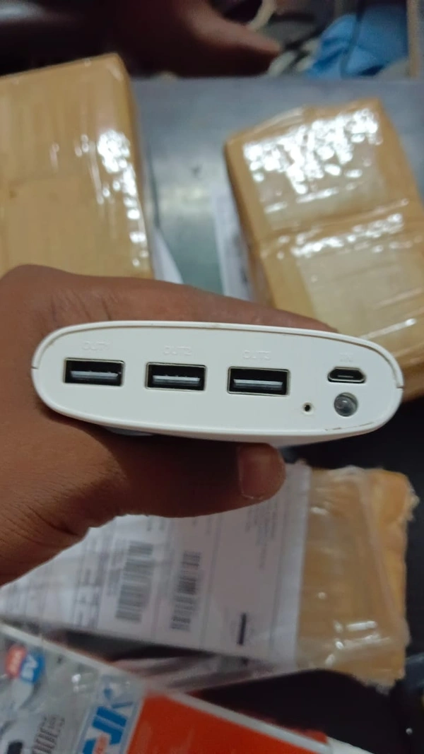32 Hours Powerbank Camera Wifi Day Night Vision 4k Ultra Hd 128 Gb Supported KDPW002
