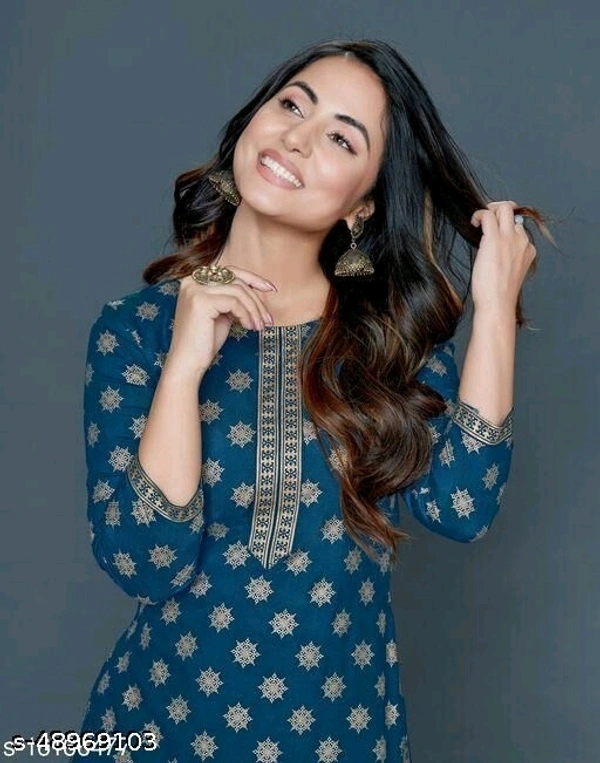 Aagam Graceful Women Kurta Set - XL