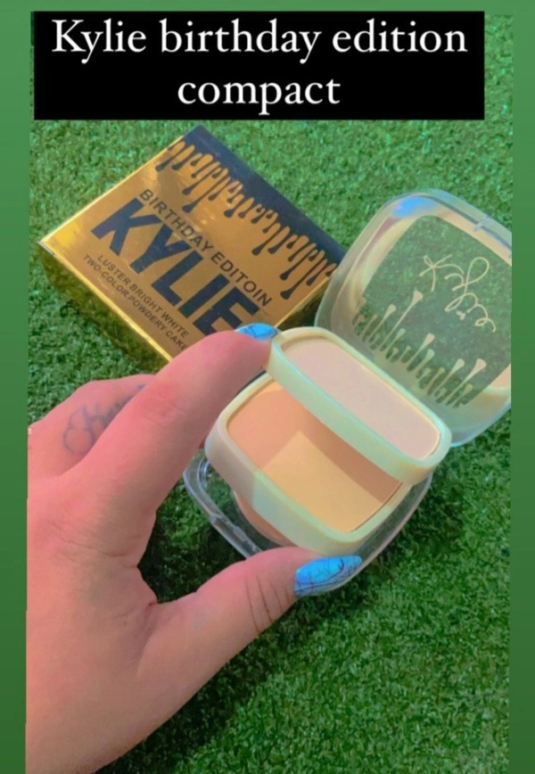 Kylie Birthday Edition Compact  - skin tone 