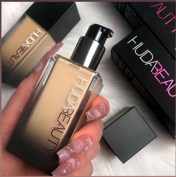 Huda Beauty Foundation  - skin tone 