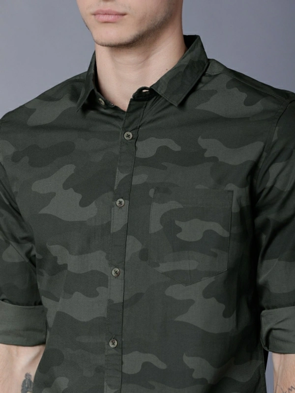 Highlander Men Military Camouflage Casual Dark Green Shirt - S, Green 💚