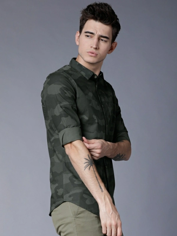 Highlander Men Military Camouflage Casual Dark Green Shirt - S, Green 💚