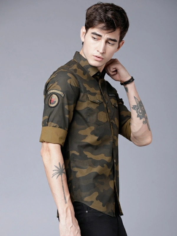 Highlander Men Military Camouflage Casual Green Shirt - M, Green 💚