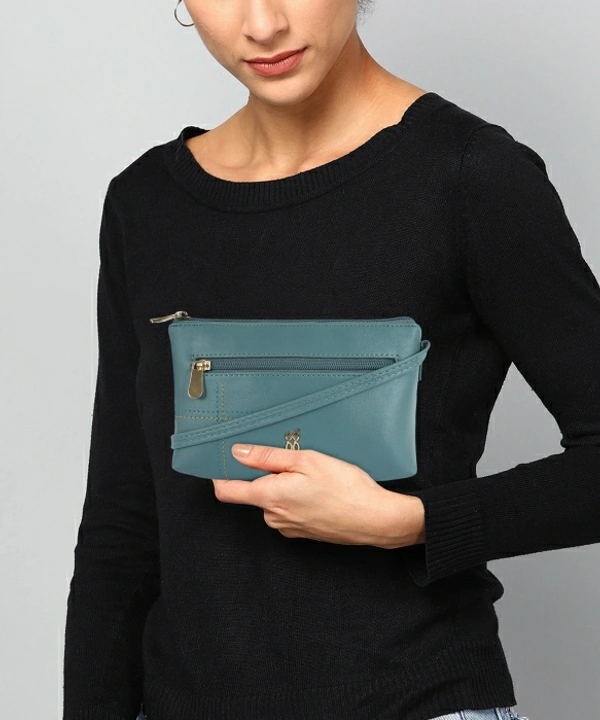 Baggit Casual Clutch Blue 💙 - Blue 💙