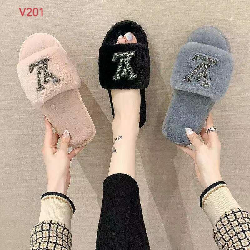 Louis vuitton slippers with fur hot sale