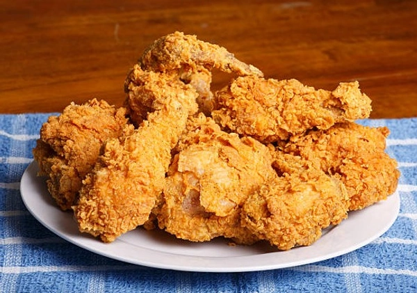 CRISPY AND JUICY CHICKEN  - CRISPY AND JUICY CHICKEN 12PCS