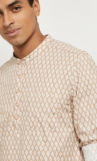 Beckon Textured Short Kurta  - XL