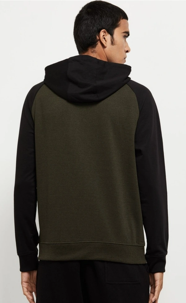 Hooded Sweatshirt - M