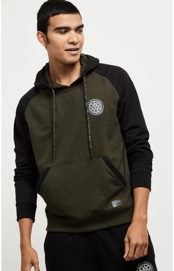 Hooded Sweatshirt - M