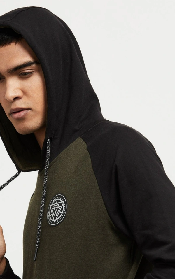 Hooded Sweatshirt - M