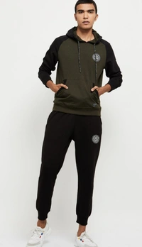 Hooded Sweatshirt - M