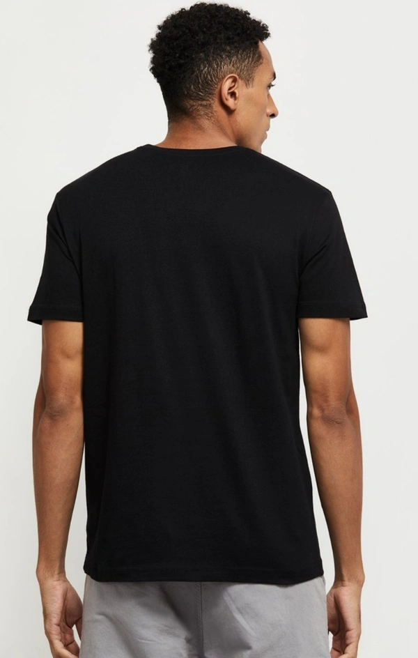 Printed T-shirt- Black - L