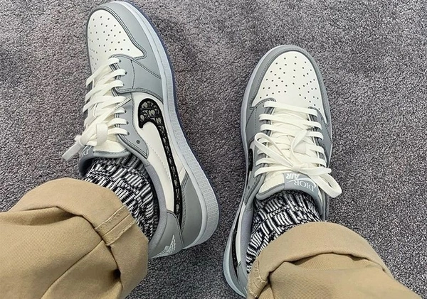 Air Jordan Dior - Low  - UK 8