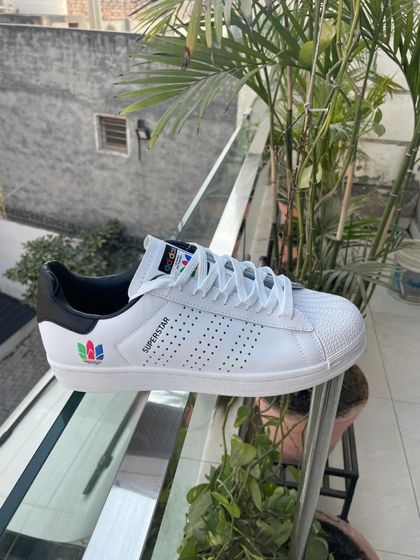 Superstar  - UK 8