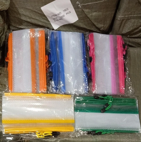 ZIP POUCH TANPRETINT 