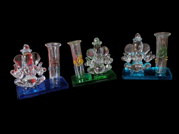 GLASS GHANESHW WITH PEN STAND JI M5