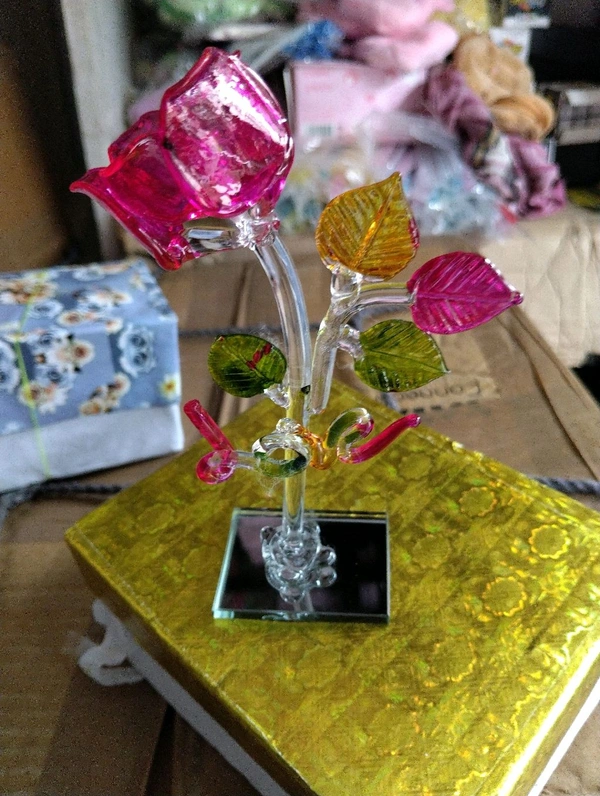 ROSE GIFT Show Pice 