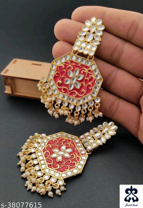 Beautiful glittering Jummar Earrings set