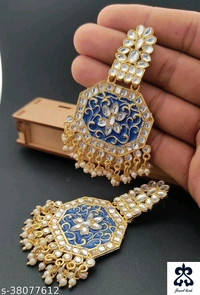 Beautiful glittering Jummar Earrings set