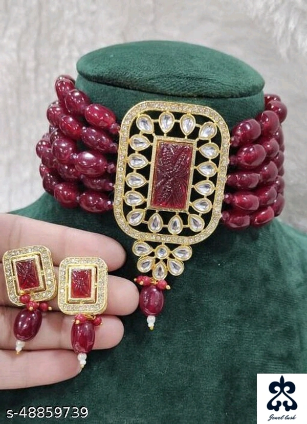 Elite Glittering Women Necklaces & Chains