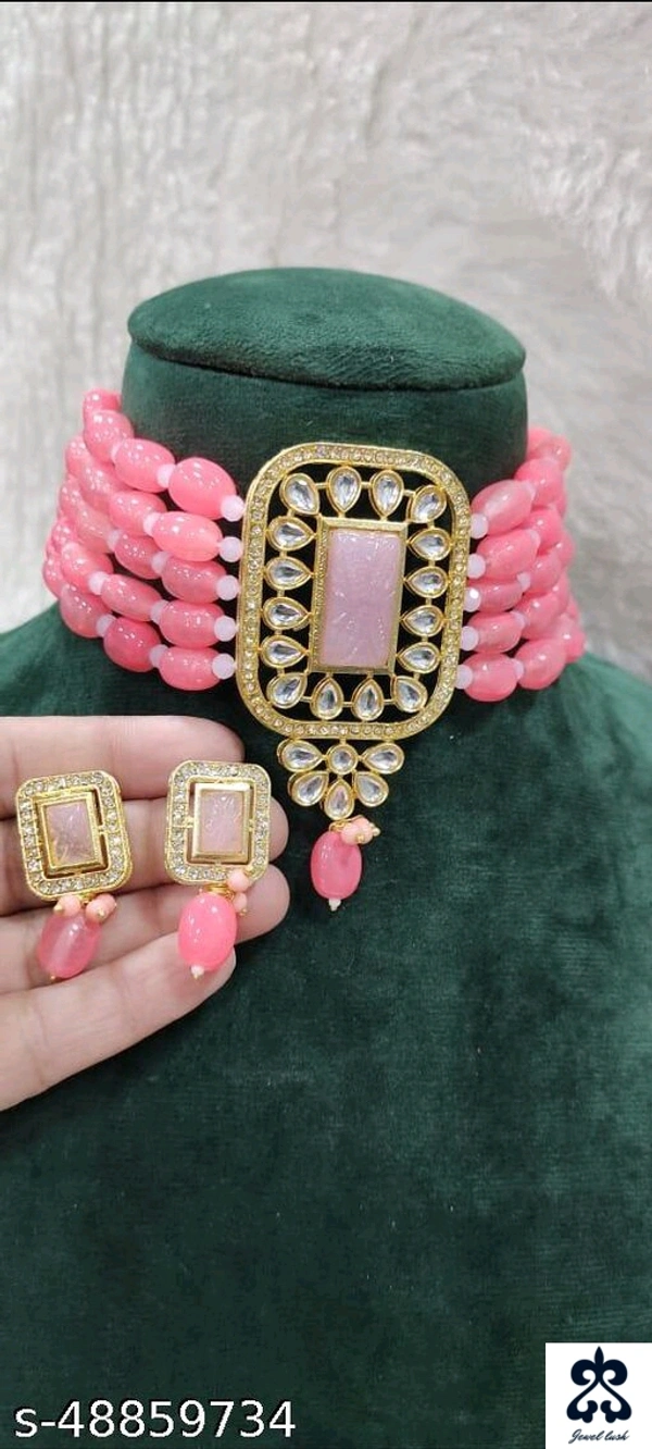 Elite Glittering Women Necklaces & Chains