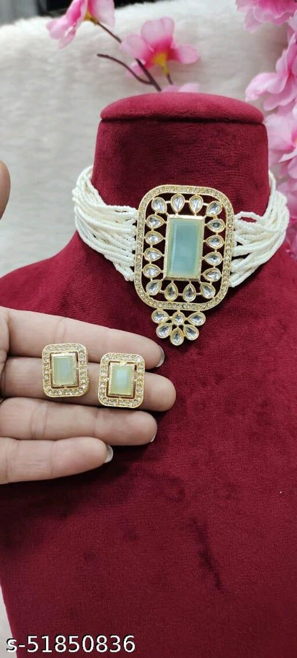Sizzling Fancy Women jewellery set