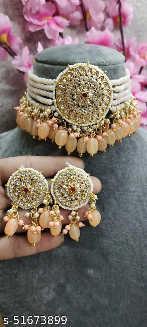 Sizzling Glittering Women Jewellery Set