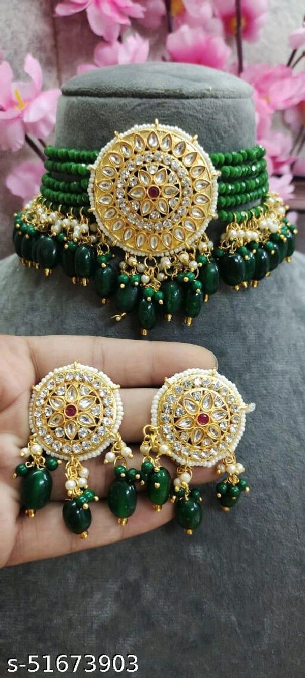 Sizzling Glittering Women Jewellery Set