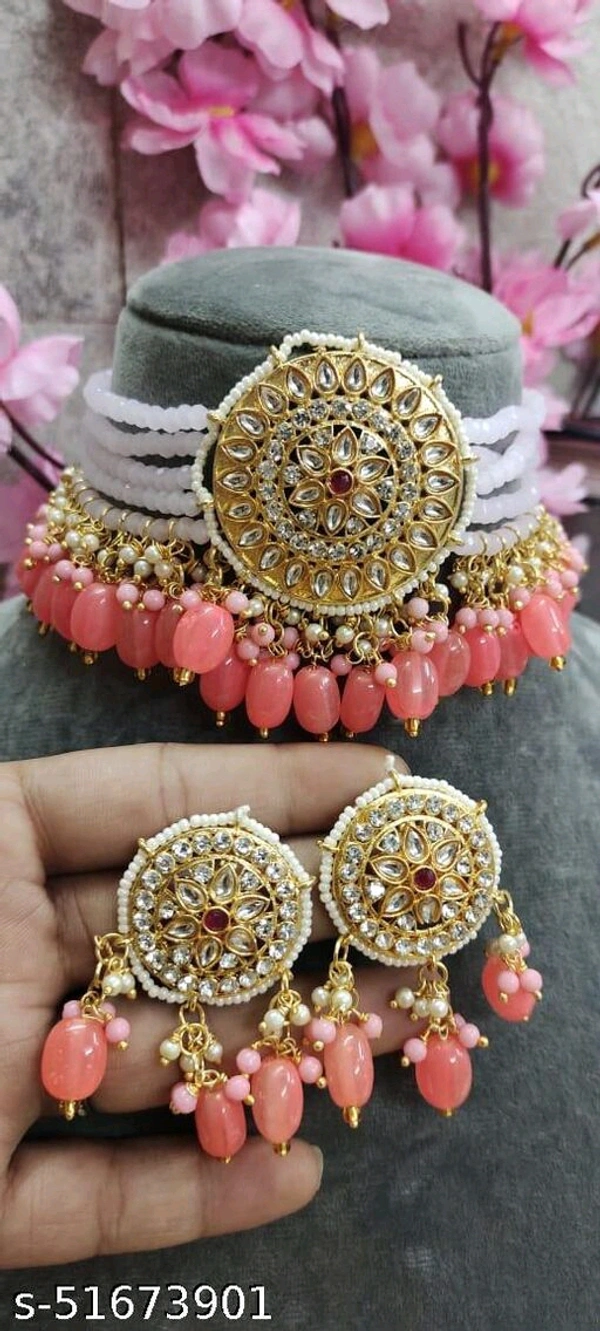 Sizzling Glittering Women Jewellery Set