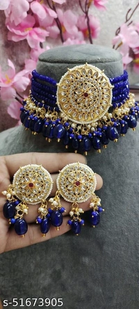 Sizzling Glittering Women Jewellery Set