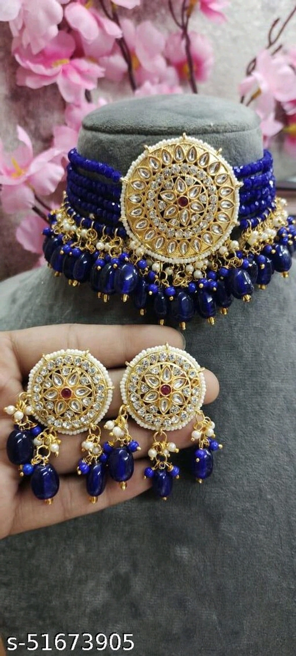 Sizzling Glittering Women Jewellery Set