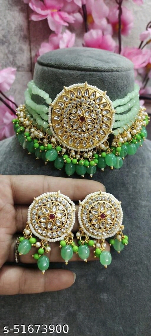Sizzling Glittering Women Jewellery Set
