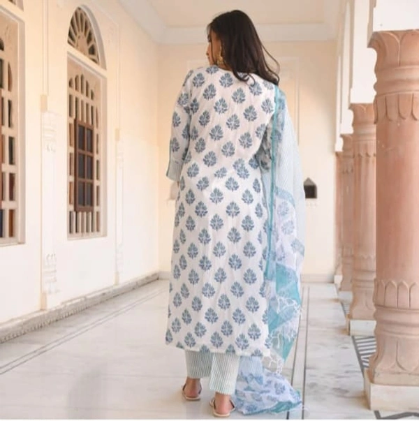 BRISA Cotton Printed Kurtis - m(38)L(40)XL(42)XXL(44)