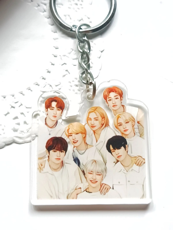 SKZ OT8 Keychain