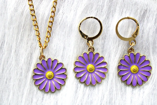 Daisy Necklace+ Earrings Set  - Purple