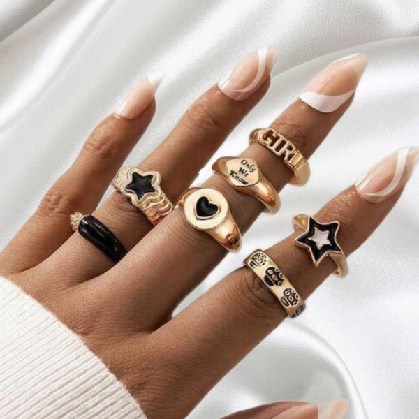 Black Y2k Ring Set - black