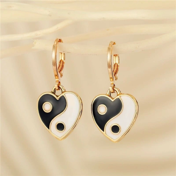Yin Yang Earrings - Black& white