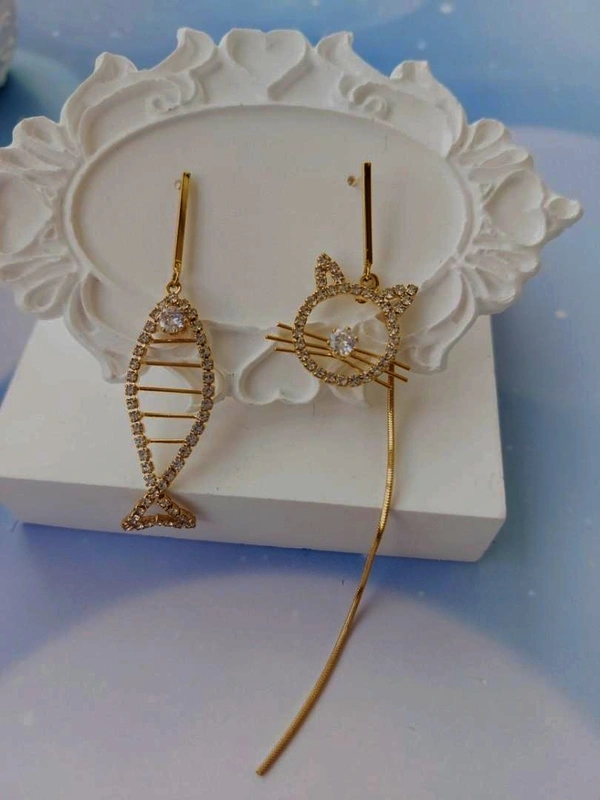 Mismatch Cat Earrings