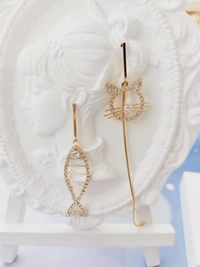 Mismatch Cat Earrings
