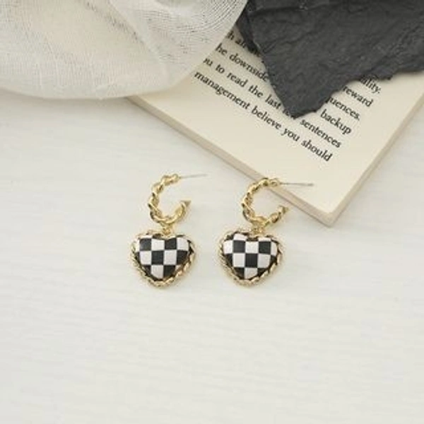 Checkboard Heart Earrings 