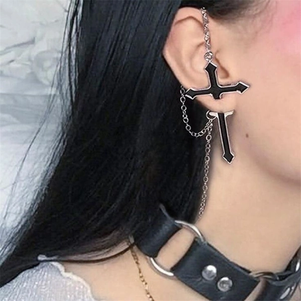 Crucified Earcuff 