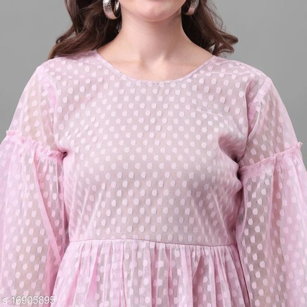 Ravishing Women Tops - M