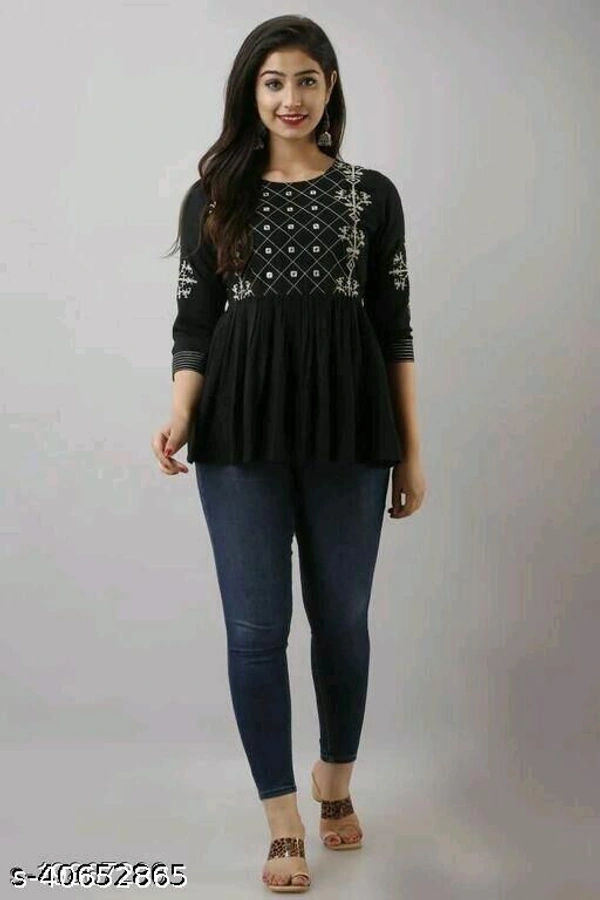Women Sleeve Tops - M